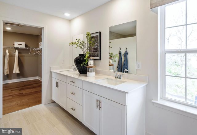 46 JOHN VANZANDT WAY, Titusville, NJ 08560