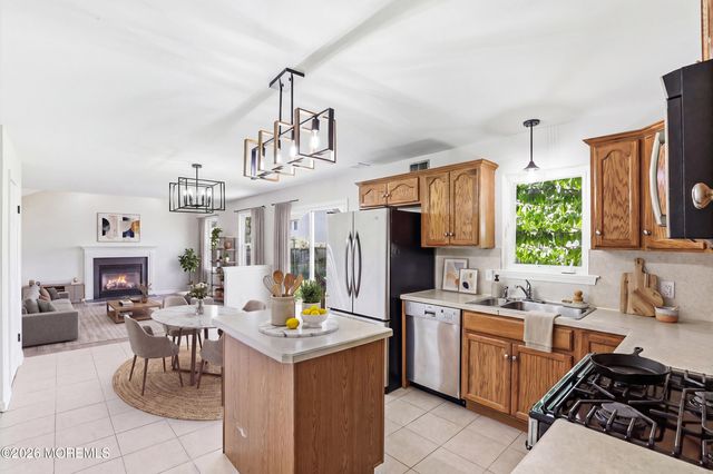 808 Anchor Avenue, Beachwood, NJ 08722