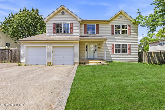 808 Anchor Avenue, Beachwood, NJ 08722