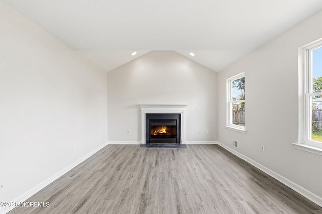 808 Anchor Avenue, Beachwood, NJ 08722