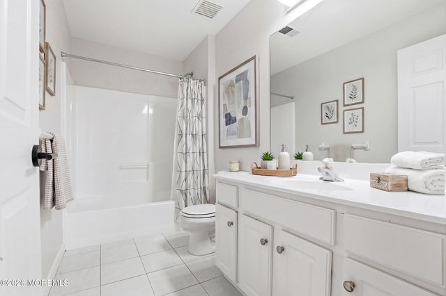 808 Anchor Avenue, Beachwood, NJ 08722