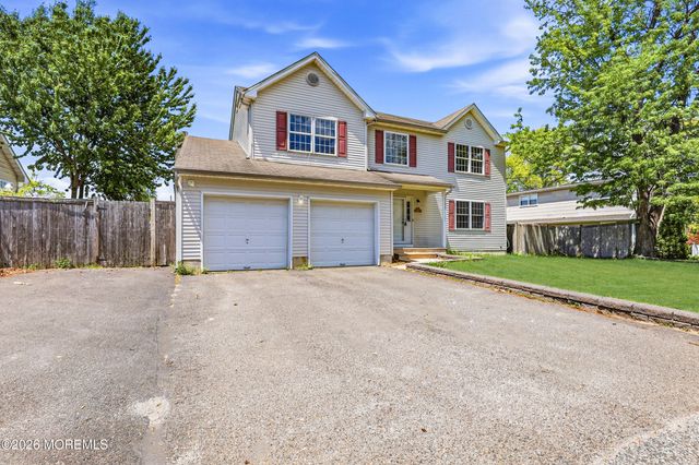 808 Anchor Avenue, Beachwood, NJ 08722
