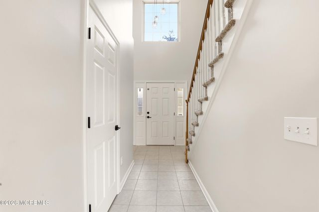 808 Anchor Avenue, Beachwood, NJ 08722