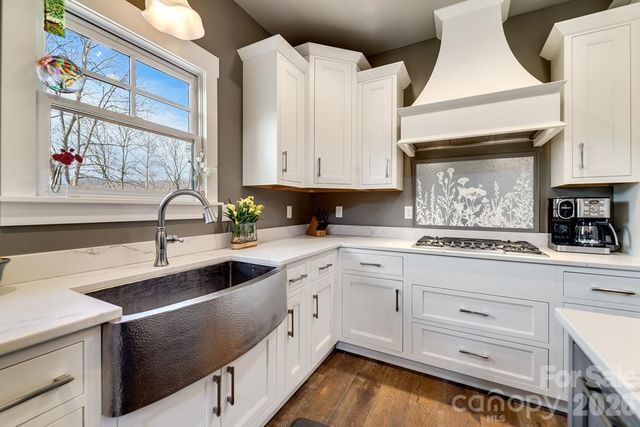 117 Amberleaf Way, Cullowhee, NC 28723