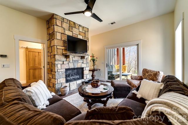 117 Amberleaf Way, Cullowhee, NC 28723