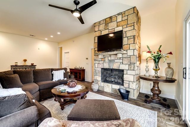 117 Amberleaf Way, Cullowhee, NC 28723