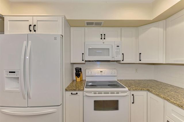 1290 LAKESIDE DRIVE, Venice, FL 34293