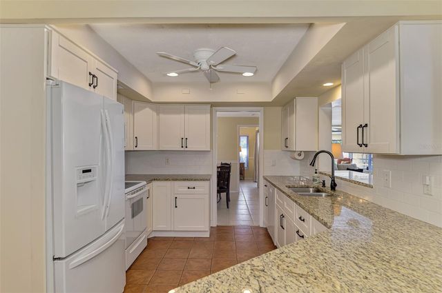 1290 LAKESIDE DRIVE, Venice, FL 34293