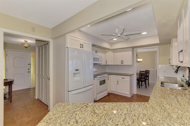 1290 LAKESIDE DRIVE, Venice, FL 34293