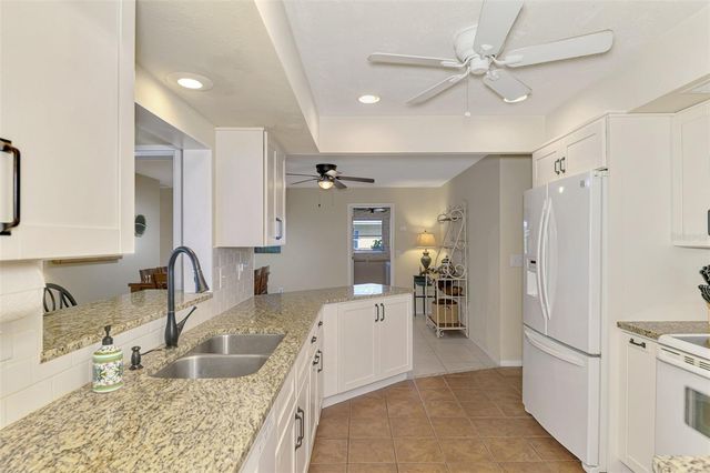 1290 LAKESIDE DRIVE, Venice, FL 34293