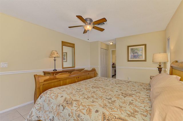 1290 LAKESIDE DRIVE, Venice, FL 34293