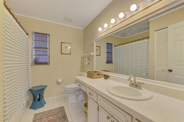 1290 LAKESIDE DRIVE, Venice, FL 34293