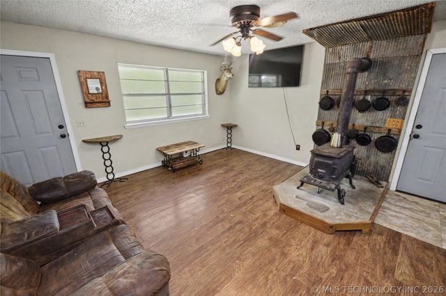15585 N Lost City Road, Hulbert, OK 74441