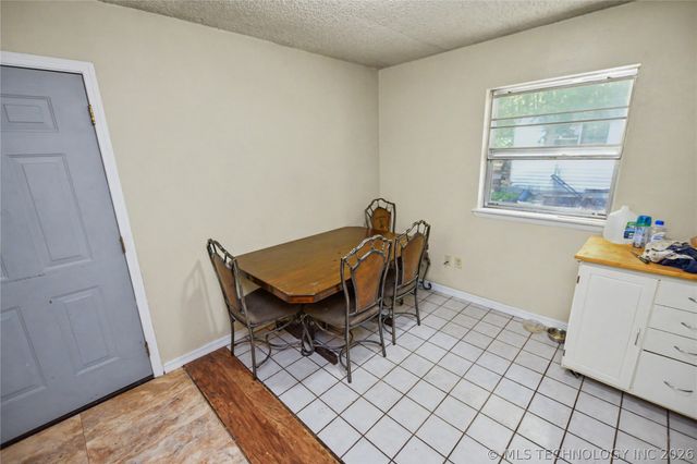 15585 N Lost City Road, Hulbert, OK 74441