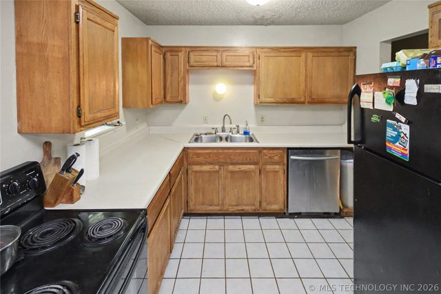 15585 N Lost City Road, Hulbert, OK 74441