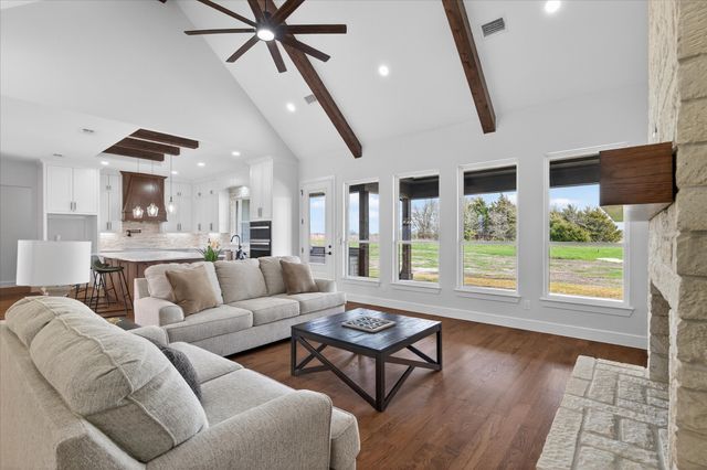 4945 County Road 1098, Celeste, TX 75423