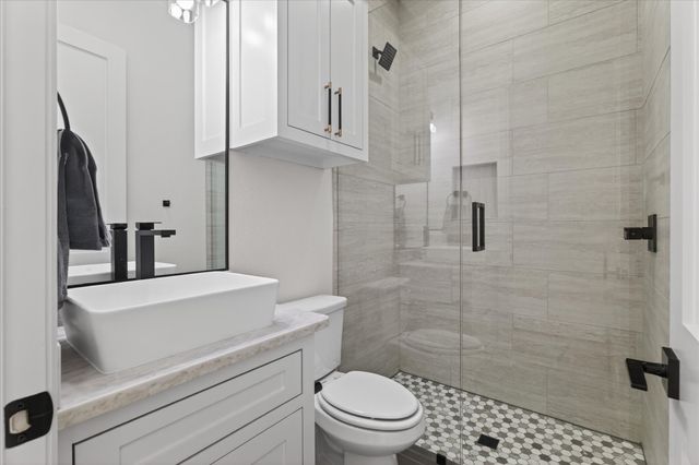 4945 County Road 1098, Celeste, TX 75423