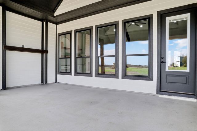 4945 County Road 1098, Celeste, TX 75423