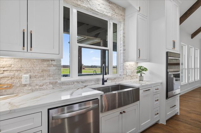 4945 County Road 1098, Celeste, TX 75423