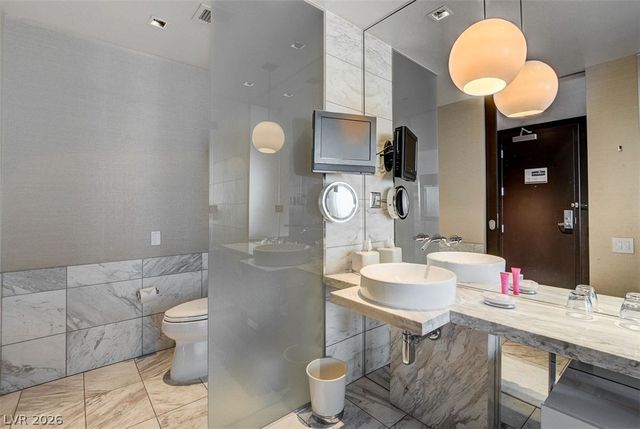 4381 West Flamingo Road 2106, Las Vegas, NV 89103