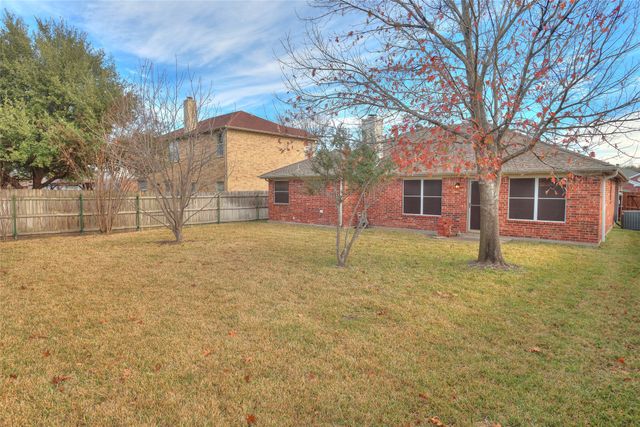 6018 Flat Wood Lane, Arlington, TX 76018