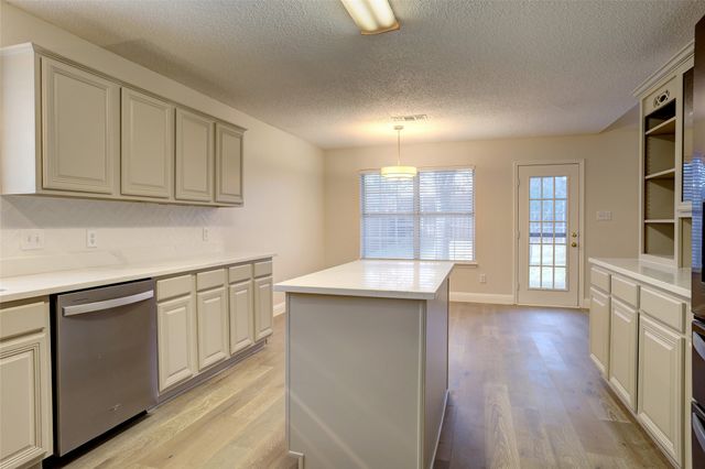 6018 Flat Wood Lane, Arlington, TX 76018