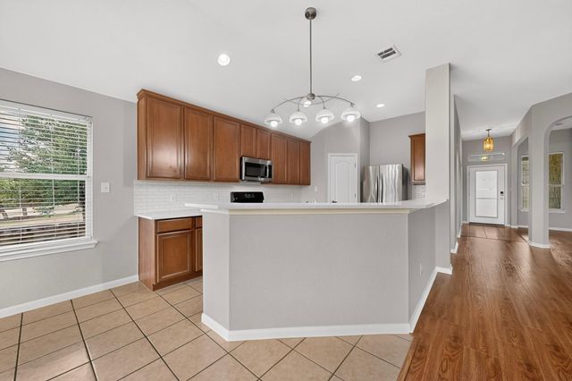 130 Canterbury DR, Austin, TX 78737