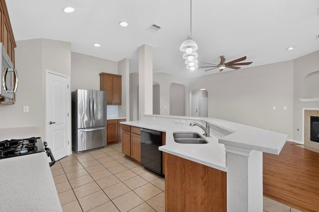 130 Canterbury DR, Austin, TX 78737