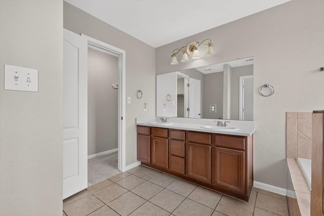 130 Canterbury DR, Austin, TX 78737