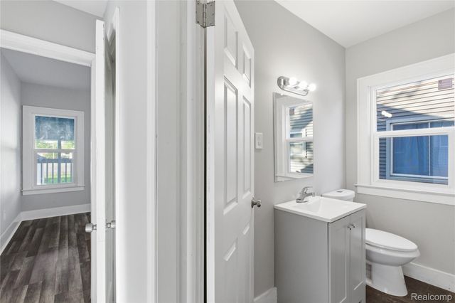 23930 Elmira Street, St. Clair Shores, MI 48082