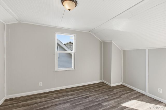 23930 Elmira Street, St. Clair Shores, MI 48082