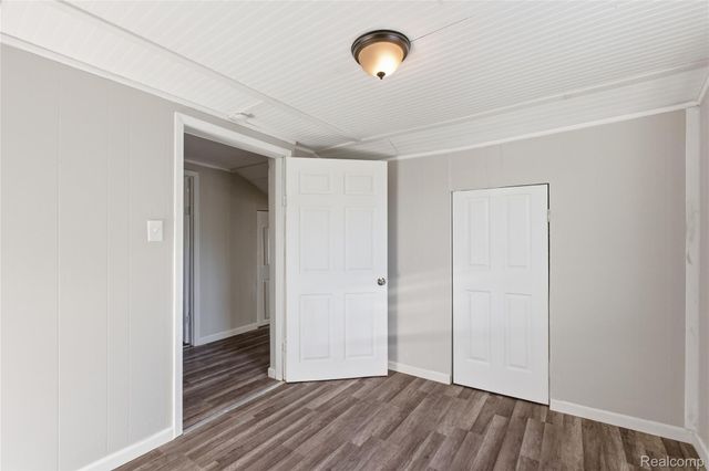 23930 Elmira Street, St. Clair Shores, MI 48082