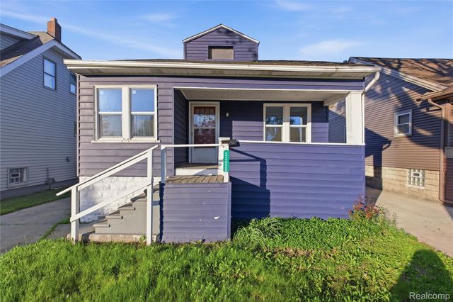 23930 Elmira Street, St. Clair Shores, MI 48082