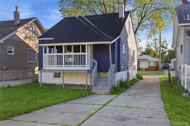 23930 Elmira Street, St. Clair Shores, MI 48082