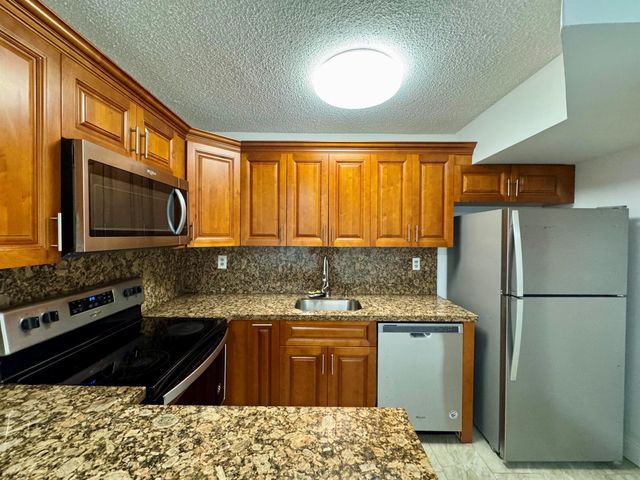 3662 SW 59th Avenue 2, Davie, FL 33314