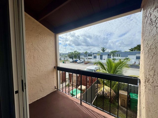3662 SW 59th Avenue 2, Davie, FL 33314