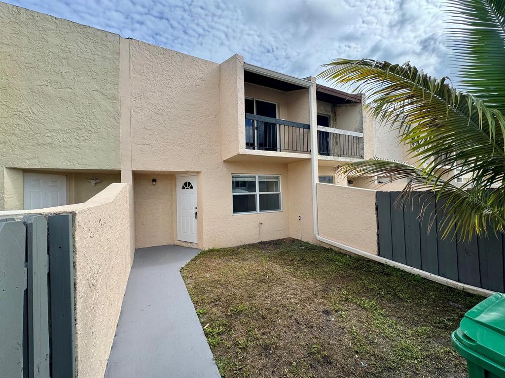 3662 SW 59th Avenue 2, Davie, FL 33314