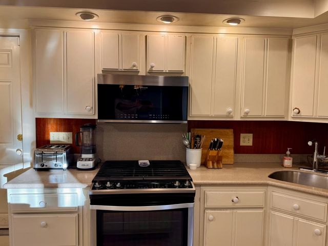 21 Linden Street, Somersworth, NH 03878