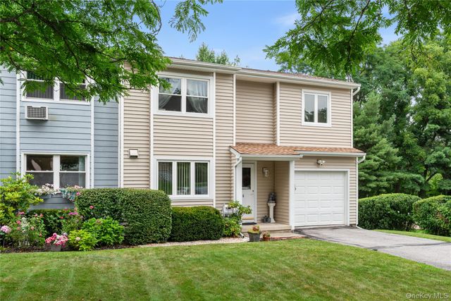 6 Hamlet Court, Wappingers Falls, NY 12590