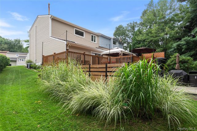 6 Hamlet Court, Wappingers Falls, NY 12590