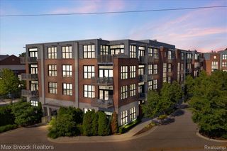 2051 Villa Road 302, Birmingham, MI 48009