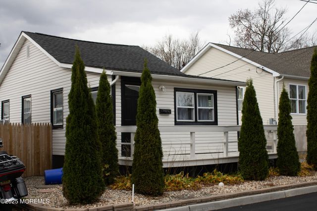 814 5th Street, Union Beach, NJ 07735