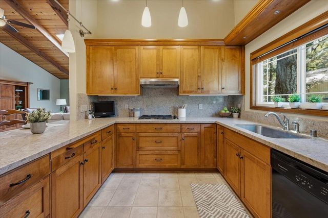 19555 Chaparral Cir, Penn Valley, CA 95946