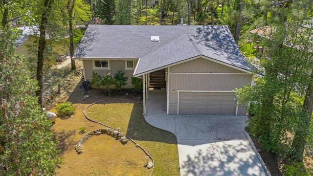 19555 Chaparral Cir, Penn Valley, CA 95946