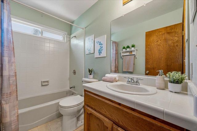 19555 Chaparral Cir, Penn Valley, CA 95946