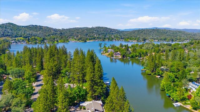 19555 Chaparral Cir, Penn Valley, CA 95946
