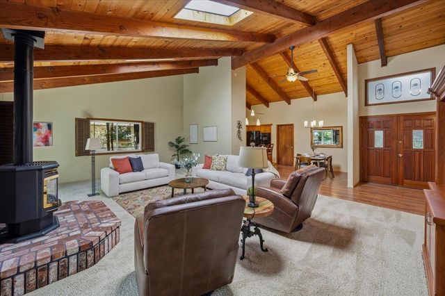 19555 Chaparral Cir, Penn Valley, CA 95946