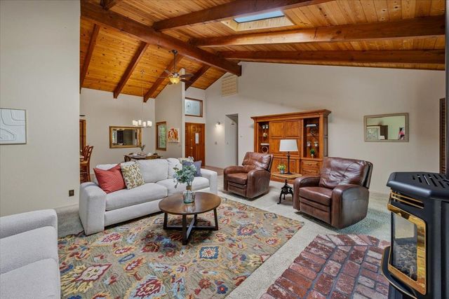 19555 Chaparral Cir, Penn Valley, CA 95946