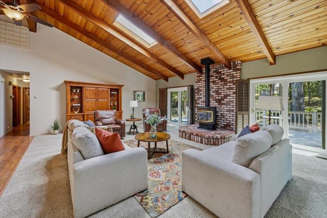 19555 Chaparral Cir, Penn Valley, CA 95946
