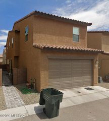 1107 E Descent Street, Tucson, AZ 85719